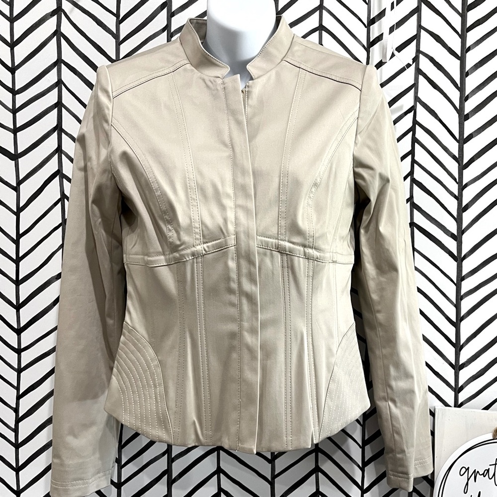 NWOT WHBM Biscotti Zip-Up High Neck Corset Detail Jacket, Size 2